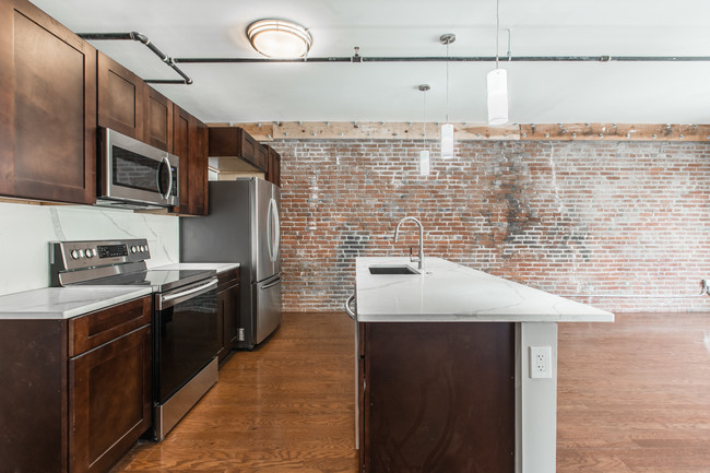 Building Photo - 1225 Union Ave