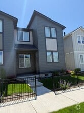 Building Photo - 3015 NE Red Jasper Pl