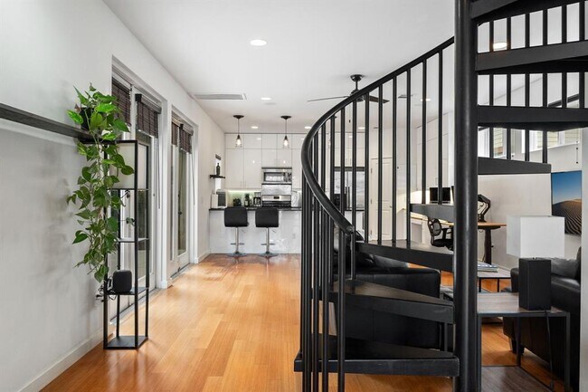 Foto del edificio - 1608 Haskell St