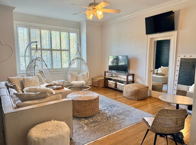 Building Photo - 2115 Ascott Pl