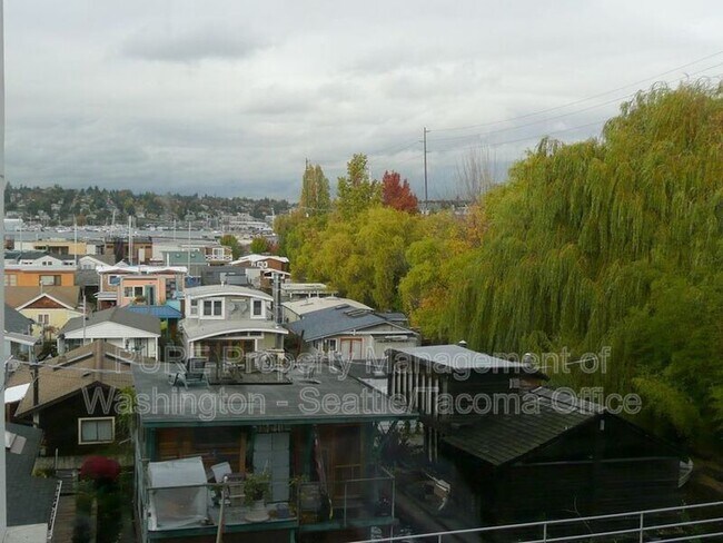 Foto del edificio - 2301 Fairview Ave E