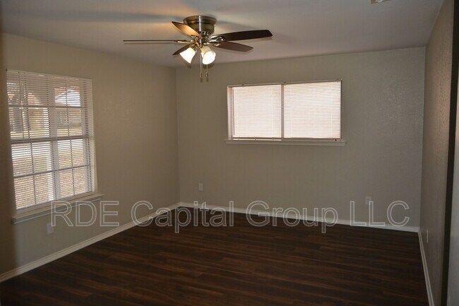 Building Photo - 4611 Rockland Dr