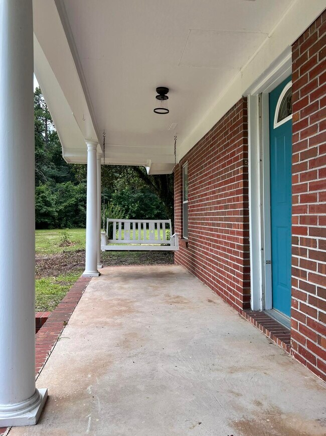 Building Photo - 5246 Old River Rd