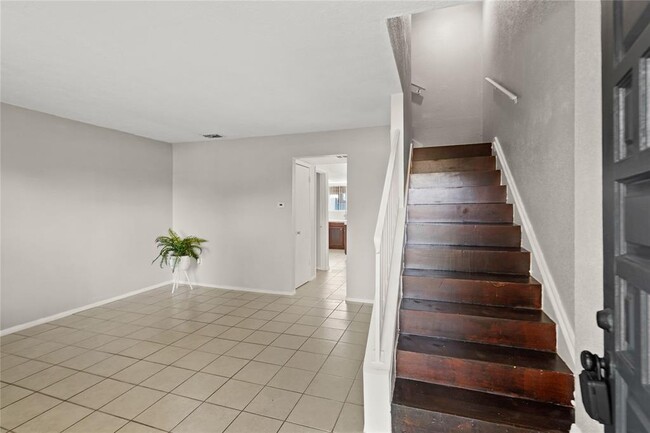 Building Photo - 12873 High Star Dr