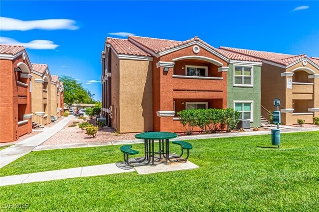 Building Photo - 8101 W Flamingo Rd