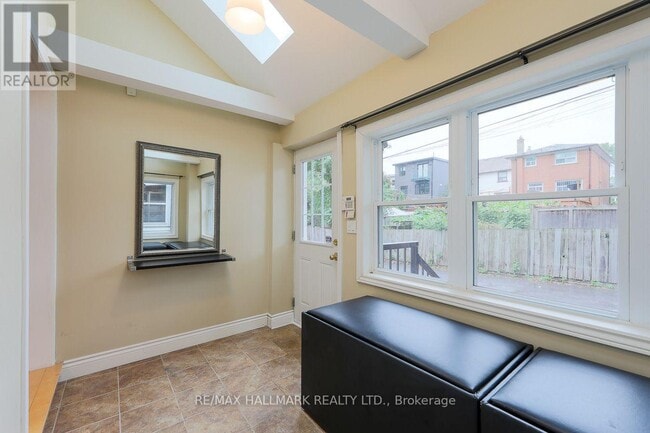 Building Photo - 703 Craven Rd