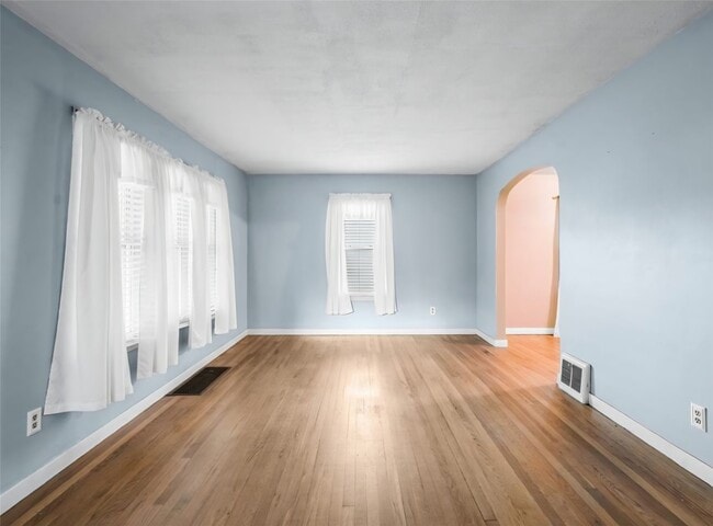 Foto del edificio - 119 Lincoln Ave