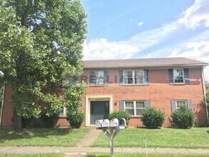 Building Photo - 425 Lenney Dr