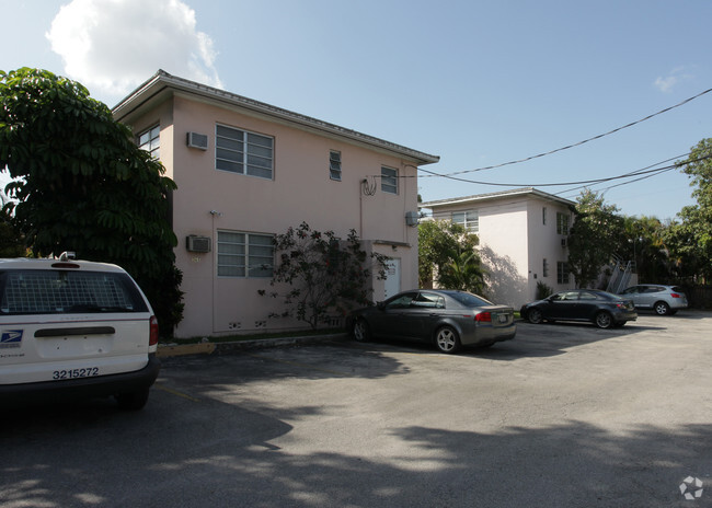 Building Photo - 1467 S LeJeune Rd