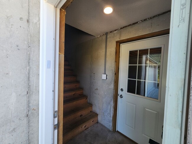 Building Photo - 537 N 6th St