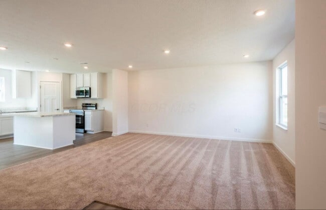 Building Photo - 20 Hemingway Ave