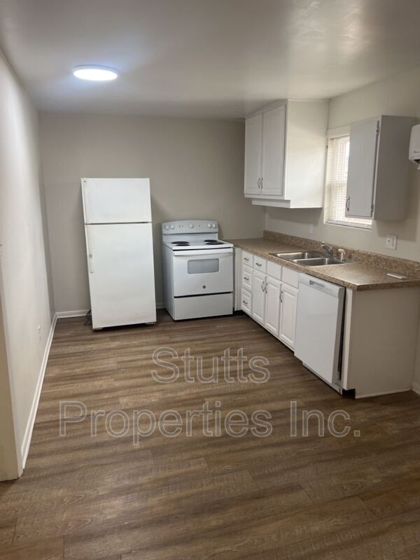 500 W 1st St Unit 2, Tuscumbia, AL 35674 Condo for Rent in Tuscumbia