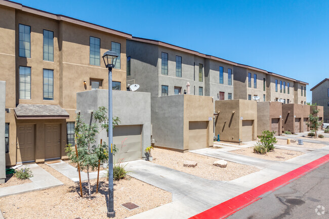 Building Photo - Somo Lofts