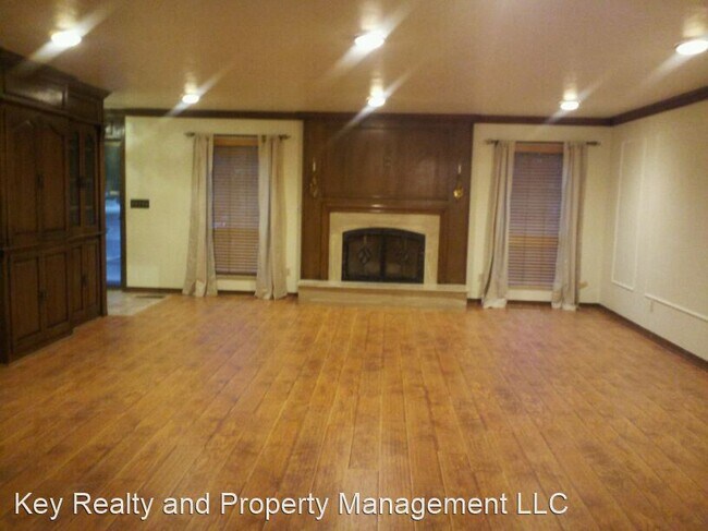 Building Photo - 3 br, 3 bath House - 7904 Lakehurst Dr