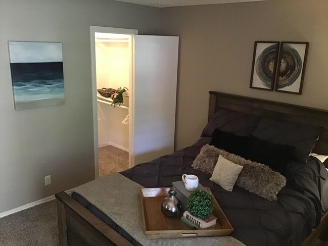 Sedona- Bedroom - Rustic Woods