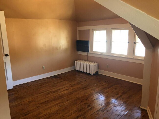 Building Photo - 121 N 7th Street