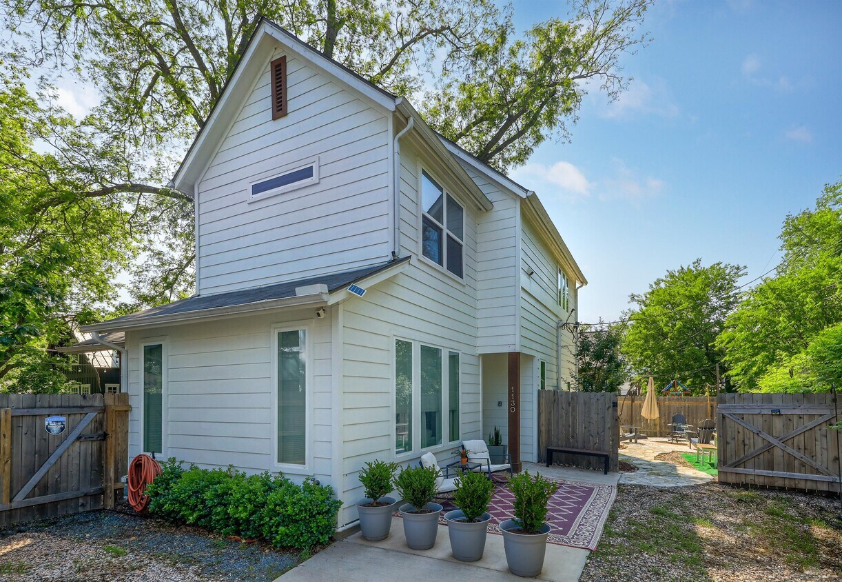 1130 Gunter St, Austin, TX 78702 House for Rent in Austin, TX