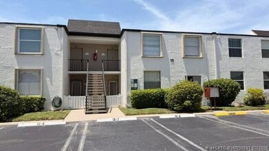 Building Photo - 15 Willowbrook Ln