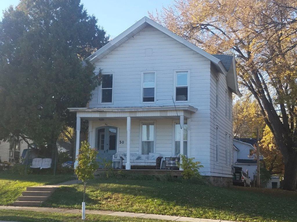 Primary Photo - 2 Bedroom, 1 Bathroom duplex with LARGE RO...