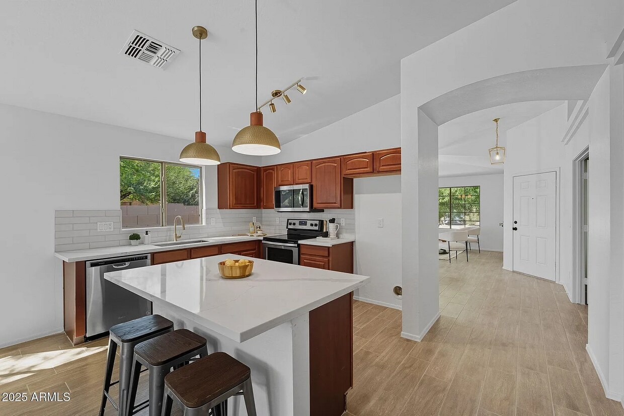 Foto principal - 2148 N Santiana Pl