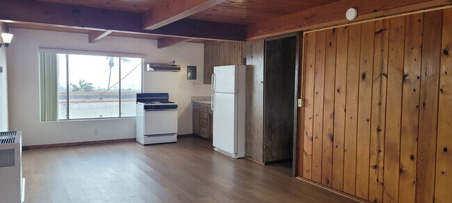 Building Photo - OCEAN View Ventura Hillside - Large 1+1 re...
