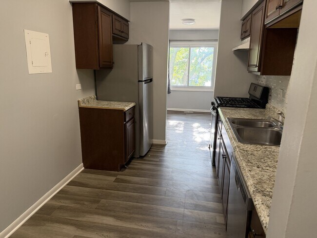 Foto del edificio - 2920 Roberts Dr