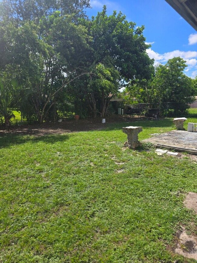 Foto del edificio - 2710 NW 9th St