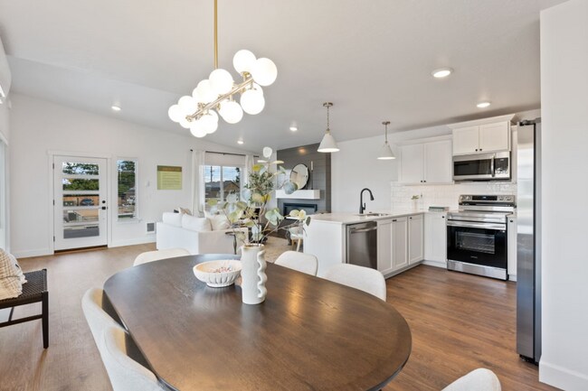 Foto del edificio - Brand New 3 Bed, 2.5 Bath Home with Open Concept & 2-Car Garage