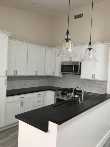 Primary Photo - 909 Laguna St