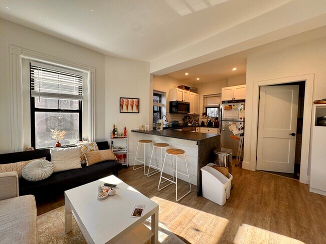 Building Photo - 1510 Tremont St