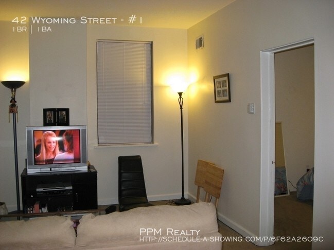 Building Photo - 42 Wyoming St