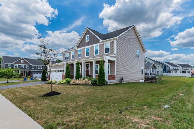 Building Photo - 206 Harrier Dr