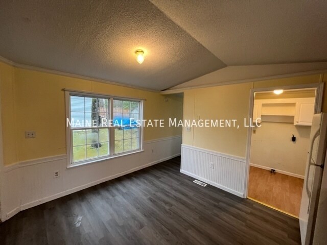 Building Photo - 970 Gardiner Rd