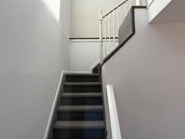 Building Photo - 1159 Broadway