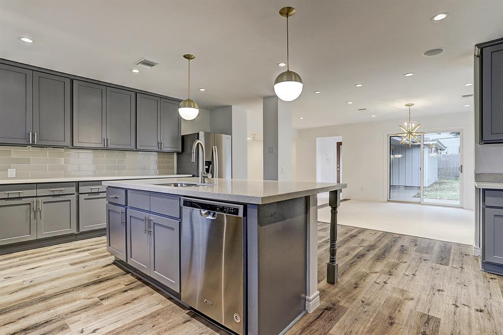 Foto principal - 4930 N Braeswood Blvd