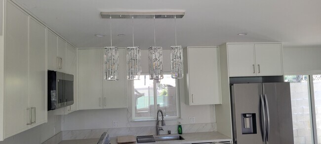 Vista de cocina - 2515 Foothill Blvd