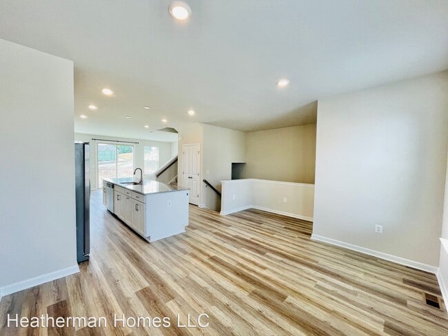Building Photo - 3 br, 2.5 bath House - 162 Whitson Woods P...