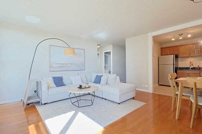 Building Photo - 3550 N Lake Shore Dr