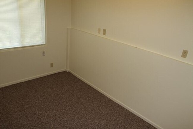 Foto del edificio - 402/404 E Pleasantview Dr