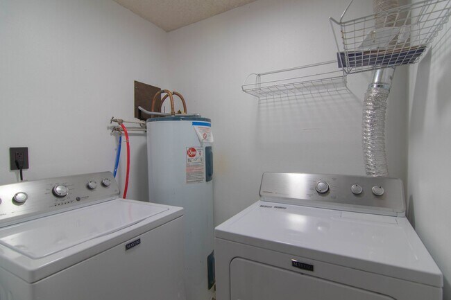 Foto del edificio - Fully Renovated 2 Bed 2 Bath Central Park ...