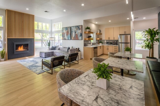 Building Photo - Arbor Heights