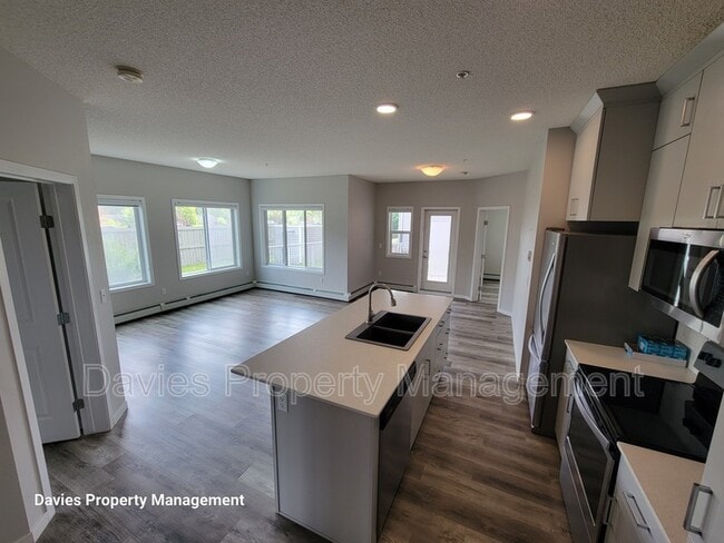 Photo du bâtiment - 1818 Rutherford Rd SW