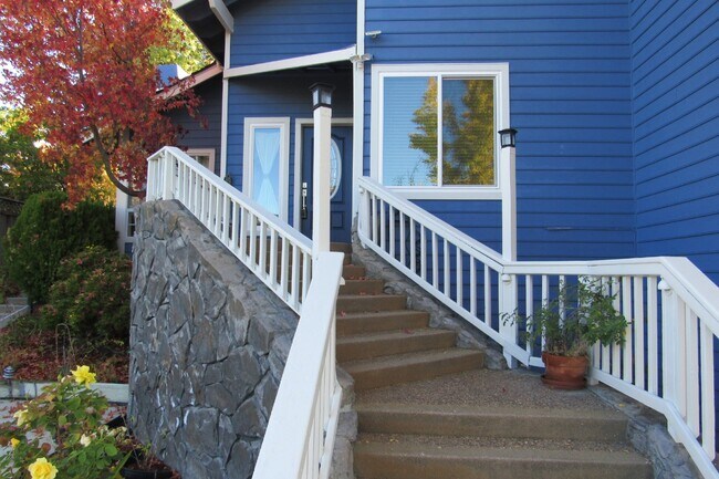 Building Photo - Gorgeous Custom Pleasanton Home in Great Location