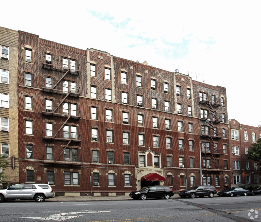 Building Photo - 1562 Ocean Ave
