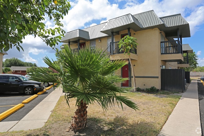 Foto del edificio - Crossings Apartments