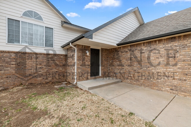 Foto del edificio - 215 Peachwood Dr