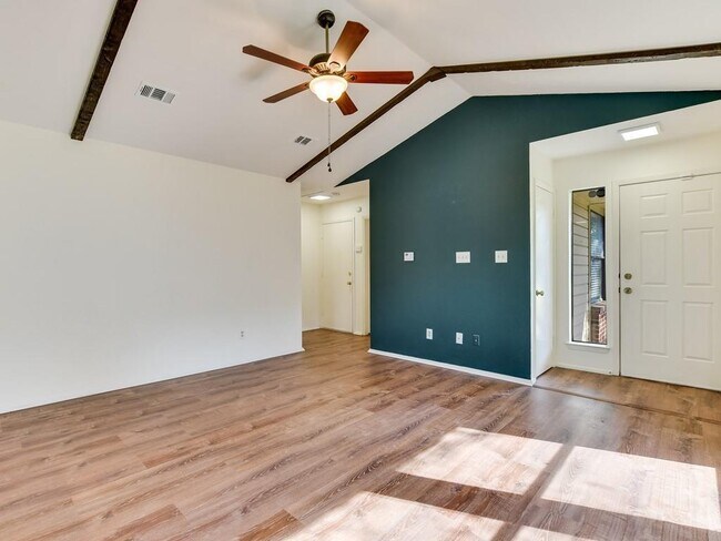 Building Photo - 1003 Markham Ln