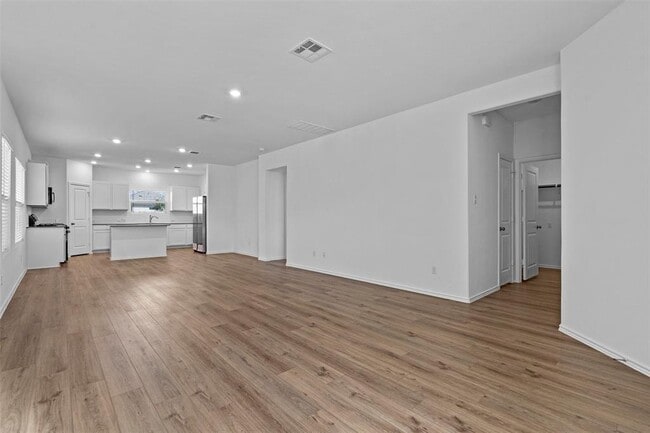 Building Photo - 105 Allegro Dr