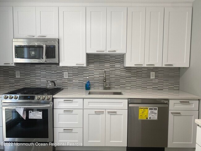 Foto del edificio - 442 Redmond Ave