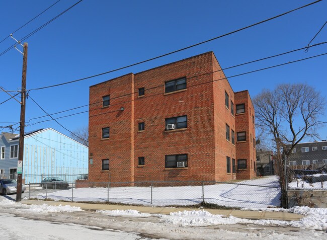 Building Photo - 1835 Central Pl NE